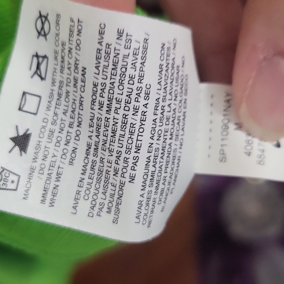 Womens Livestrong Shirt By Nike Size Medium - Picture 7 of 8